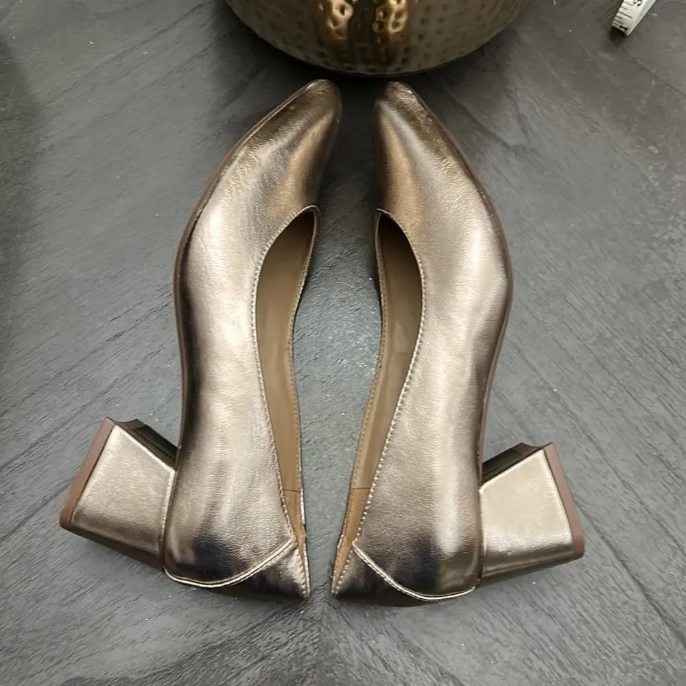 NATURALIZER Malynn Pumps Women's Shoes In Warm Silver (WIDE)